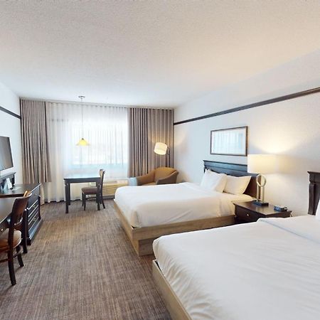 Hotel Le Montagnais Saguenay Bagian luar foto