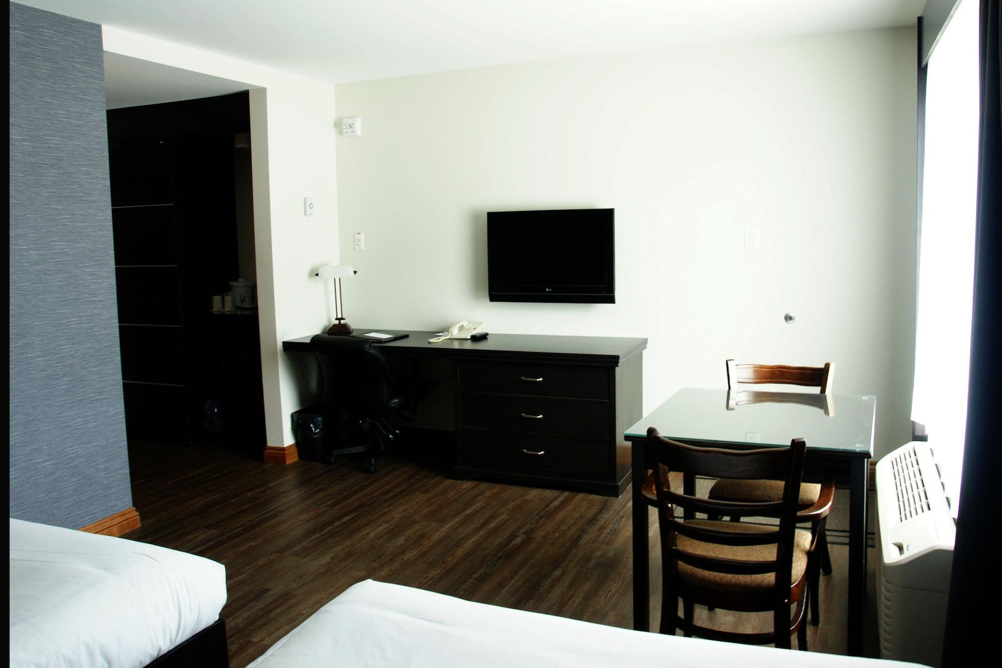 Hotel Le Montagnais Saguenay Bagian luar foto
