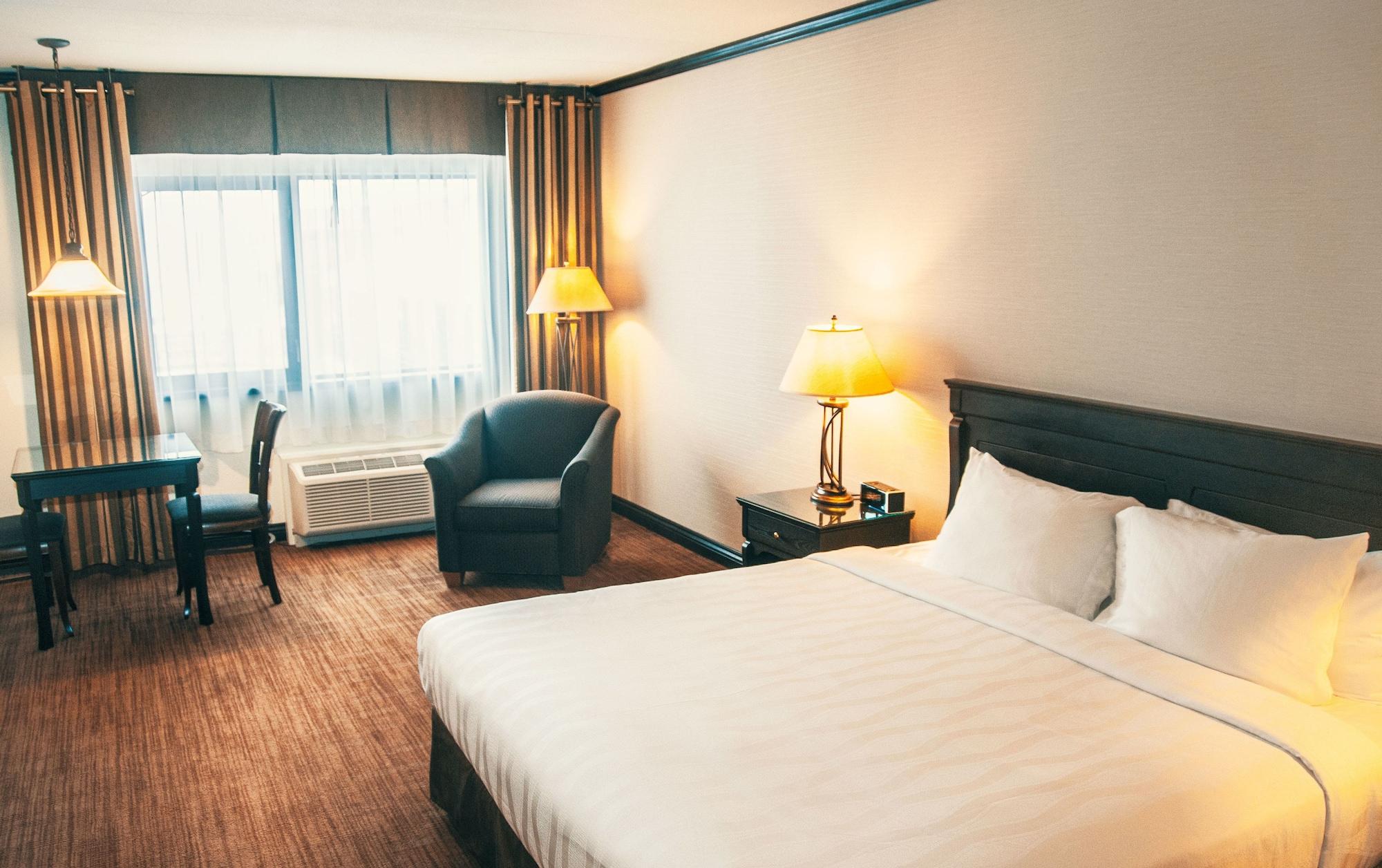 Hotel Le Montagnais Saguenay Bagian luar foto