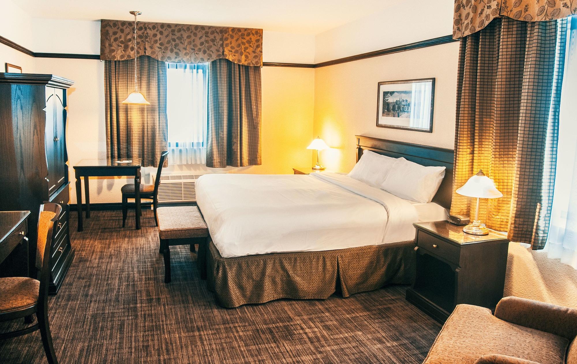 Hotel Le Montagnais Saguenay Bagian luar foto