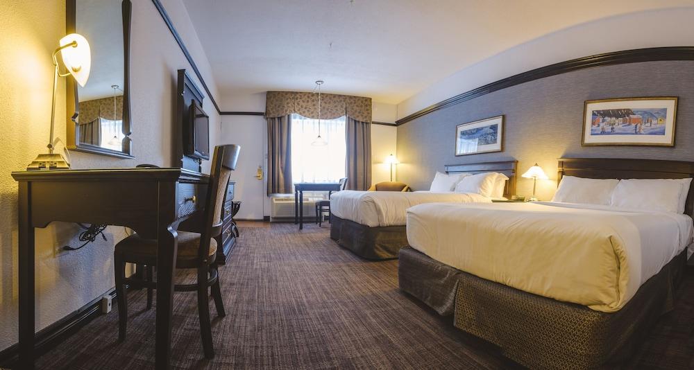 Hotel Le Montagnais Saguenay Bagian luar foto