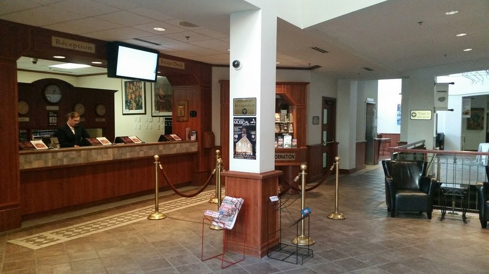 Hotel Le Montagnais Saguenay Bagian luar foto