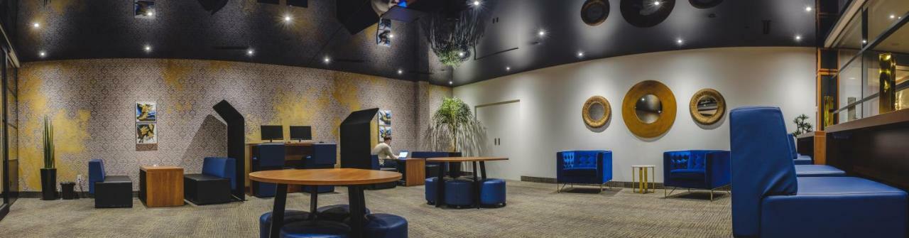 Hotel Le Montagnais Saguenay Bagian luar foto